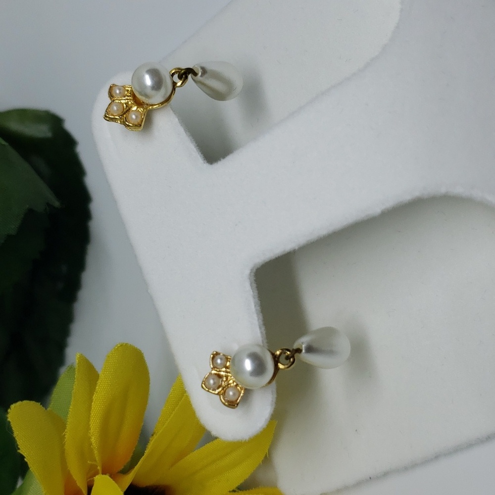 Vintage Pearl Dangle Pierced Earrings Gold